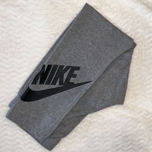 Nike Gray Cropped Capri Leggings Stretch Pants Size Medium